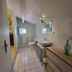 Chambre Chez L'Habitant 홈스테이 *